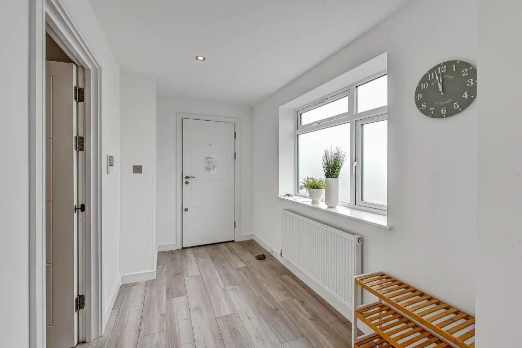 St Martins 2 Bedroom Apartments in Ruislip By 360 Stays