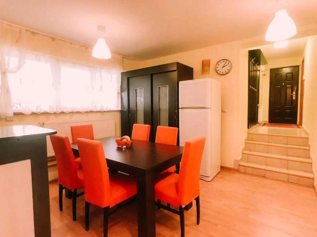Spacious Apartment near Peles