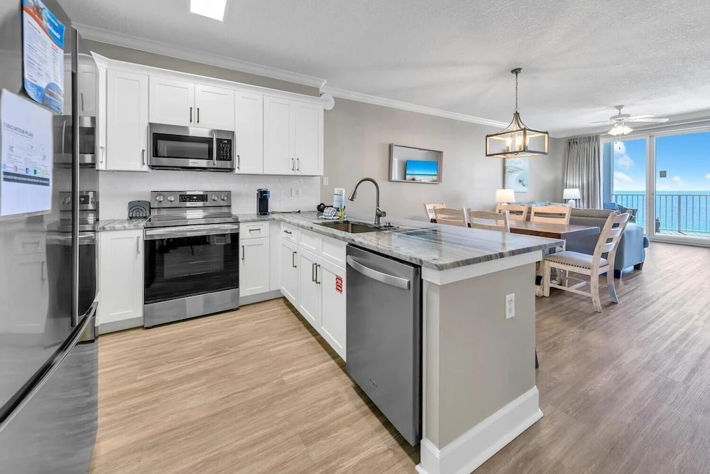 Twin Palms 1401