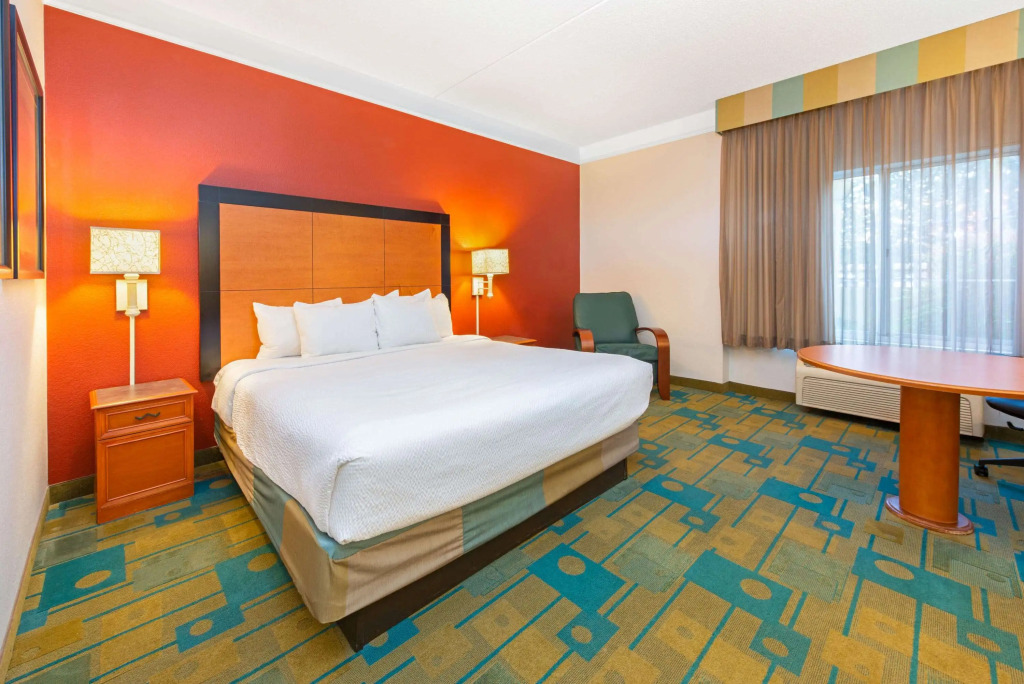 La Quinta by Wyndham USF