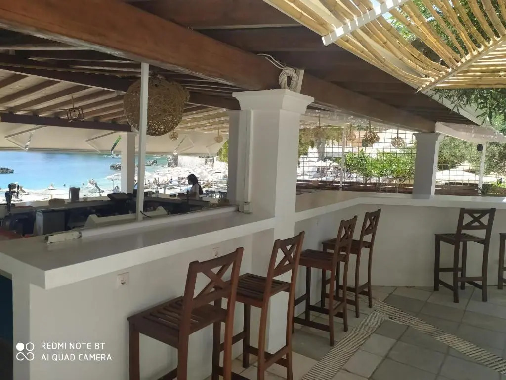 Poseidon Beach Bar & Restaurant Apartments