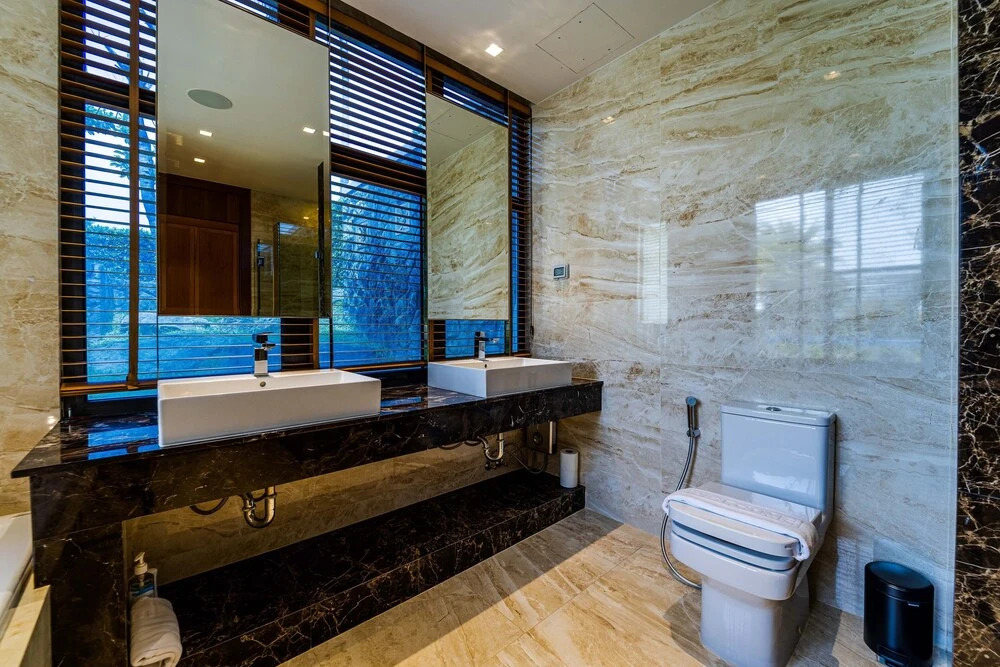 Luxury Mansion On Golf Course - BMG5