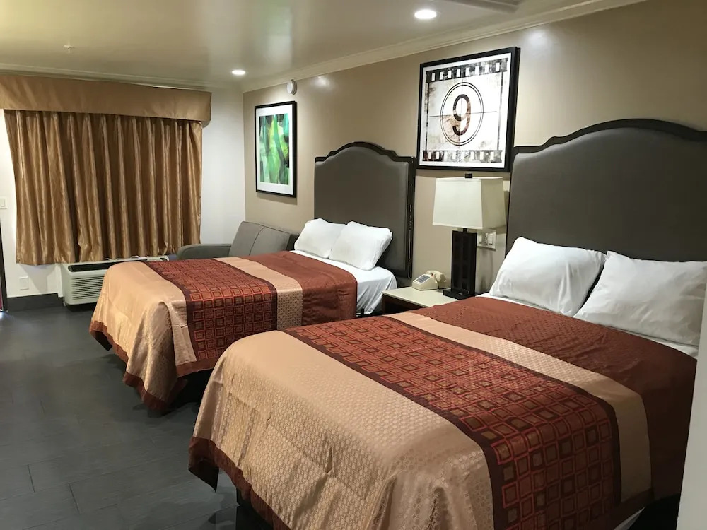 Econo Lodge Airport