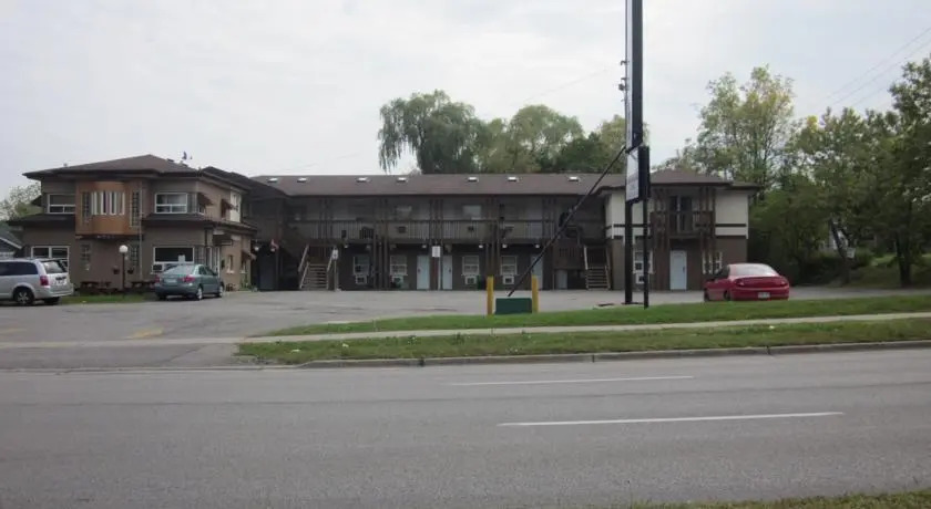 Knights Inn Oshawa