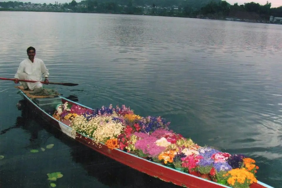 New Buckingham Palace Houseboat