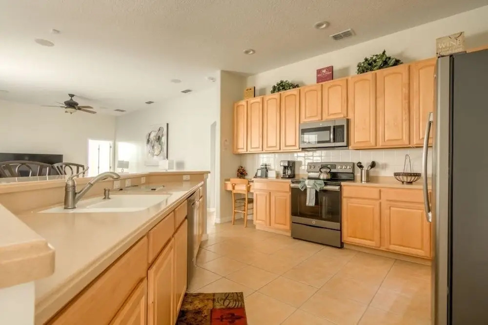 5 Star Surprise! No Rear Neighbors In Pool Area! Home