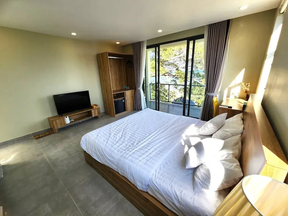 Sunny Shore Resort