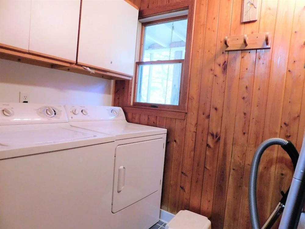 Neaptide 3 Bedrooms 2 Bathrooms Cabin