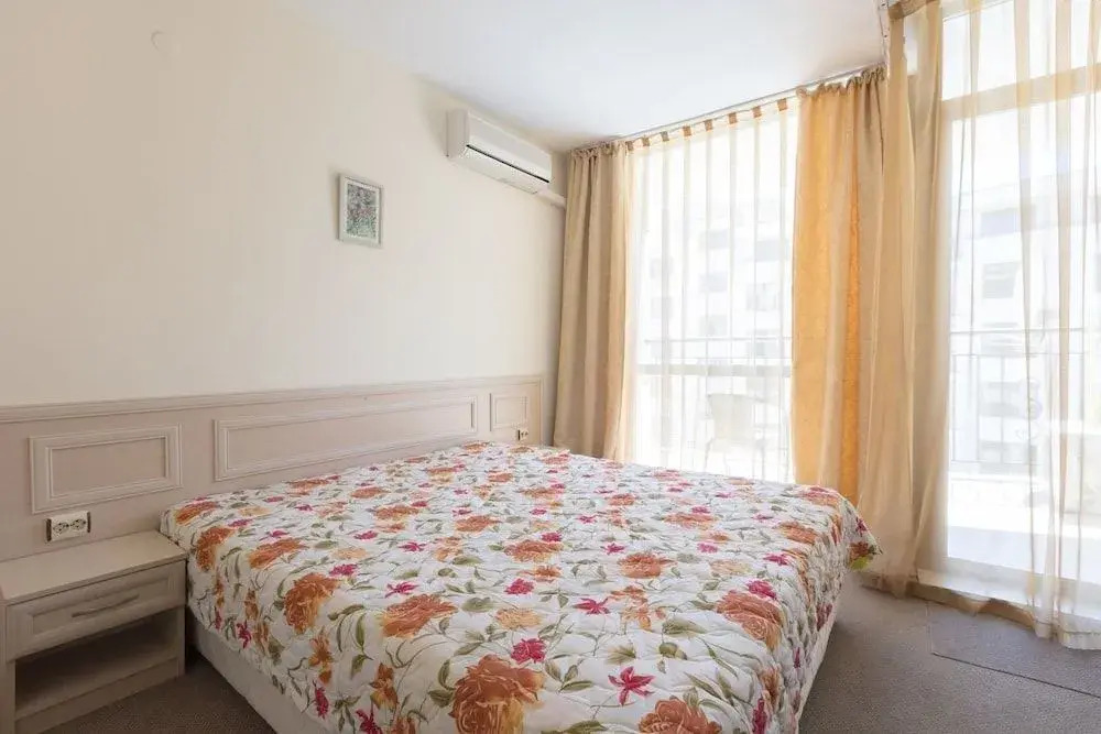Two Bedroom Apartment with Kitchen