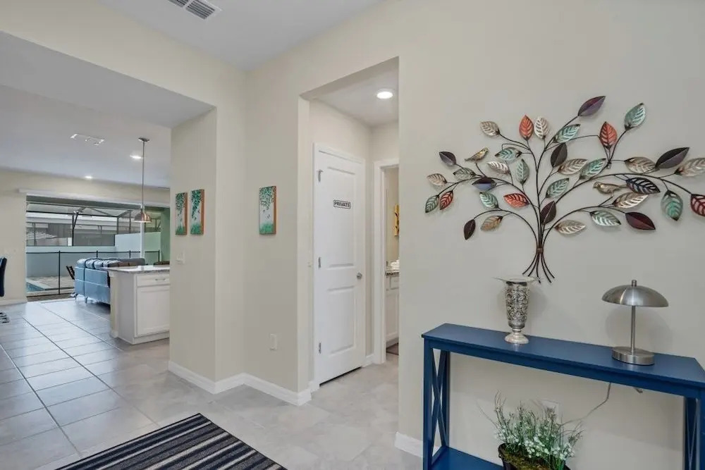 5 Bed Townhome! 5 Bedroom Townhouse by Redawning