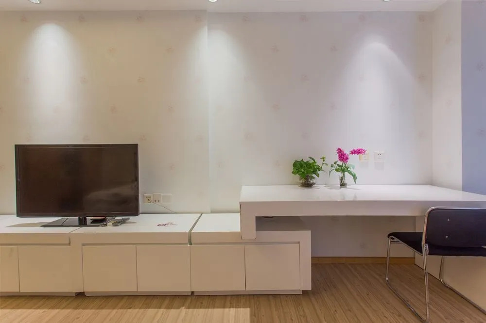 Yoyo Wales Apartment