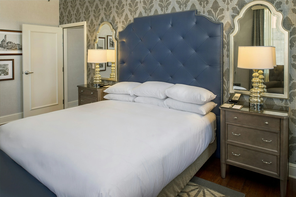St. Louis Union Station Hotel, Curio Collection by Hilton