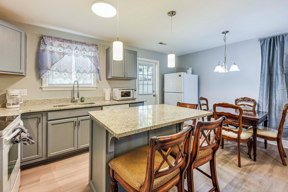 Extended Stay in Charleston! 5 Mi to Historic Dtwn