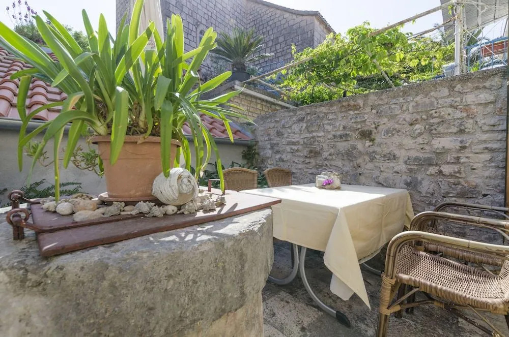 Apartments and Room Lucijo