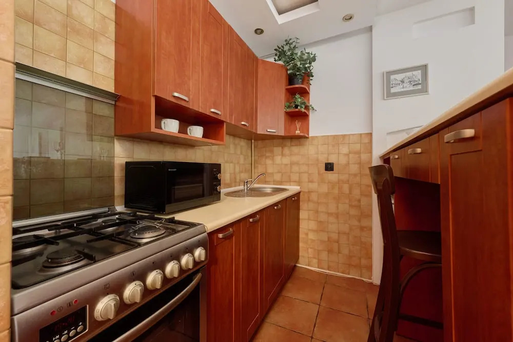 Cozy Zielińskiego Apartment by Renters