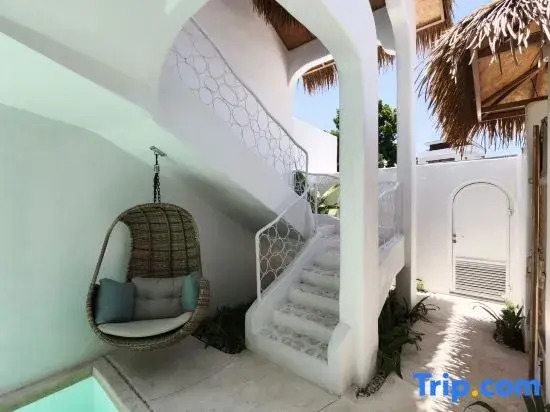 Villa Makuya - Rustic Mediterranean 2BR Villa in Uluwatu Center