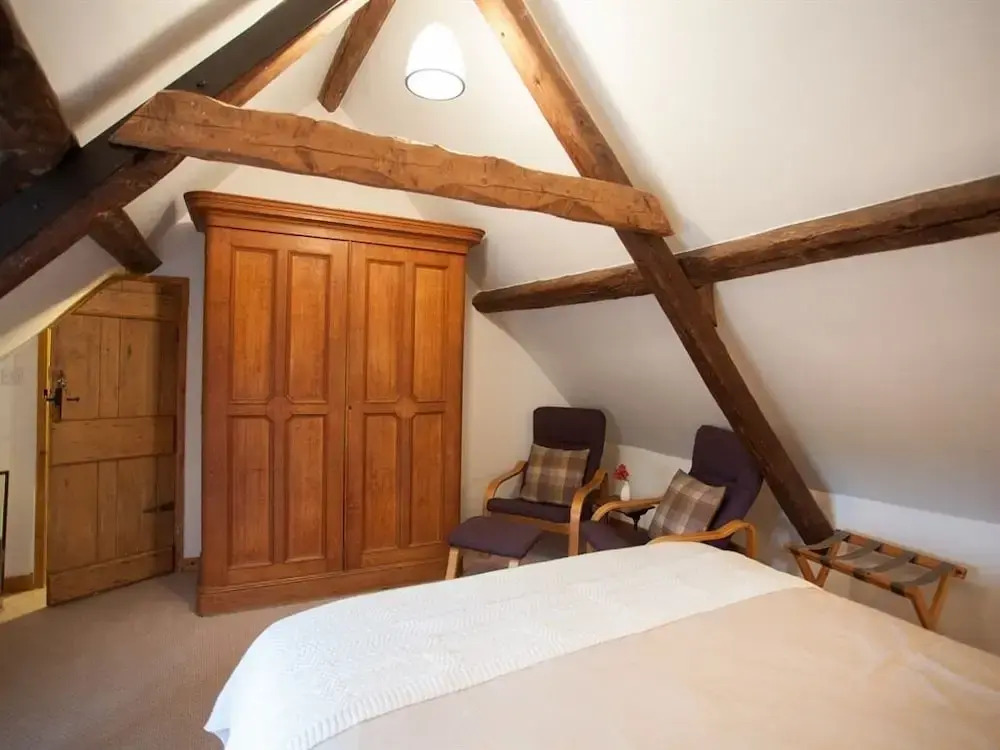 The Coach House - Guest House