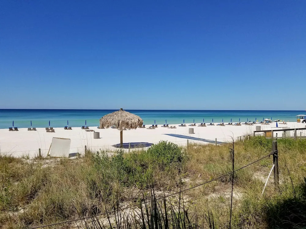 Beach Haven! 2BR 2BA Sleeps 6! Coastal Paradise Awaits!