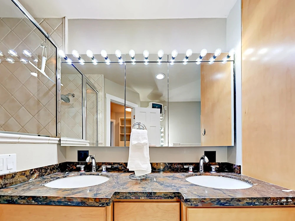 Creekside Gem #E-2 - 4 Br Townhouse