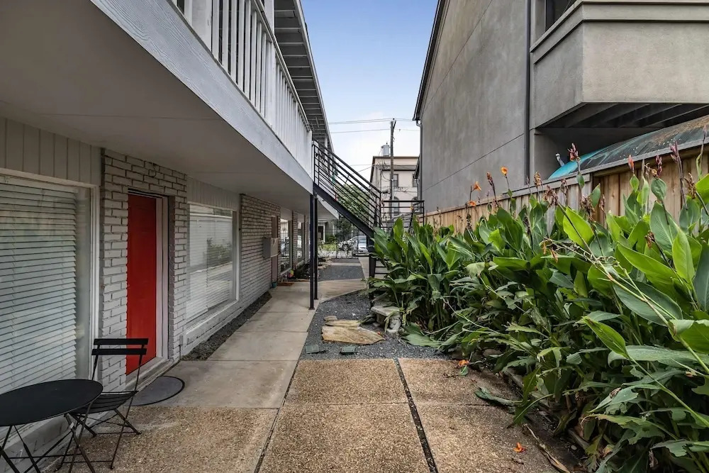 1BD Montrose Living Prime Location Comfy Beds