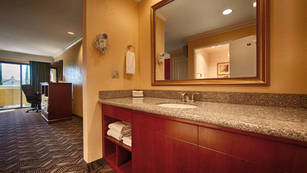 Best Western Moreno Hotel & Suites