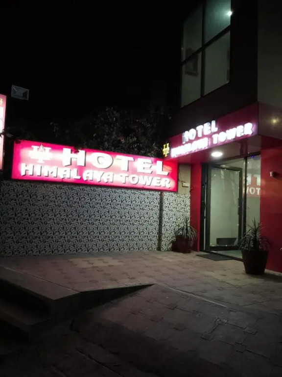 OYO 6670 Hotel Himalaya Tower
