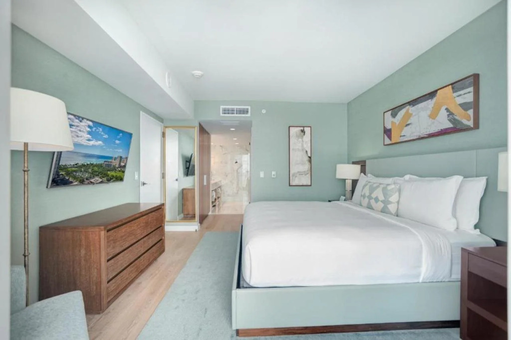 Real Select Vacations at The Ritz-Carlton Residences, Waikiki Beach