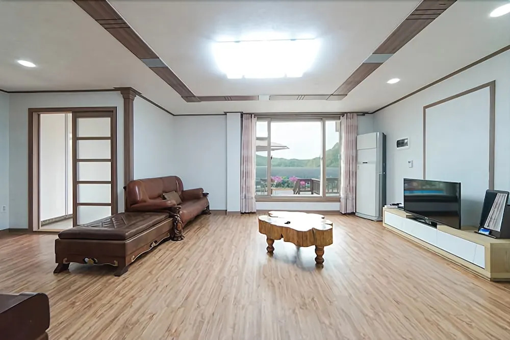 Yeoju Midmi Pension