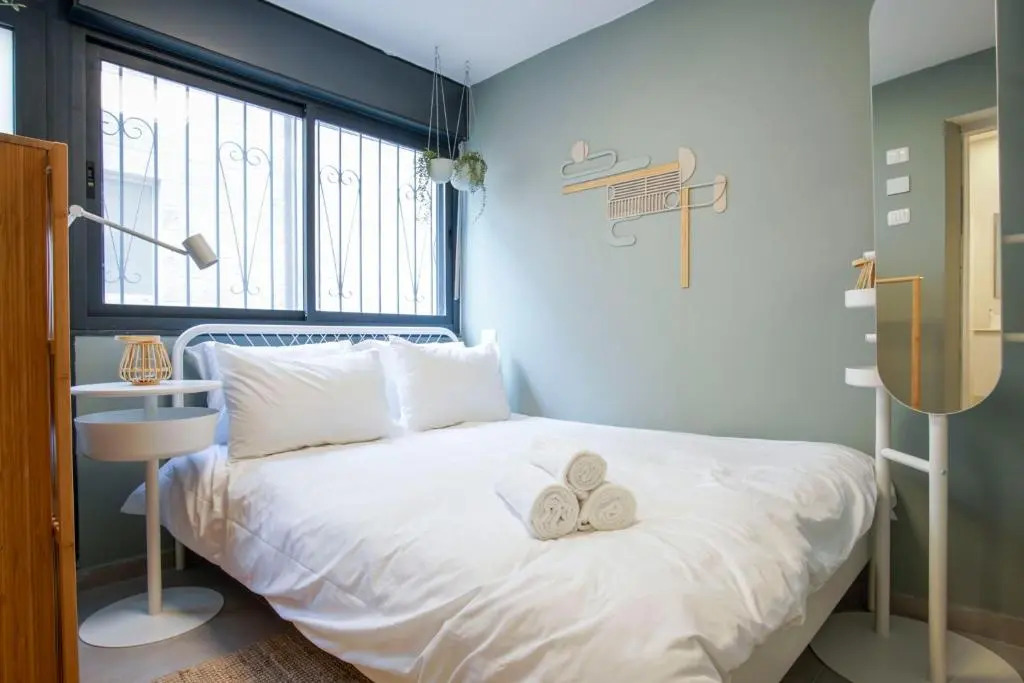 Jerusalem market apartment