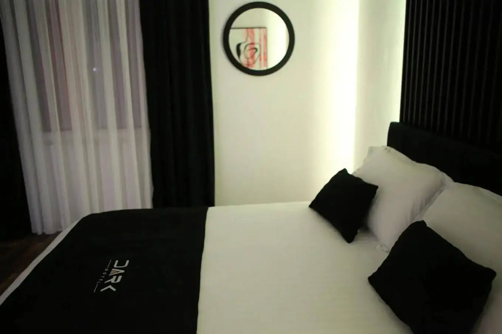 Dark Boutique Hotel