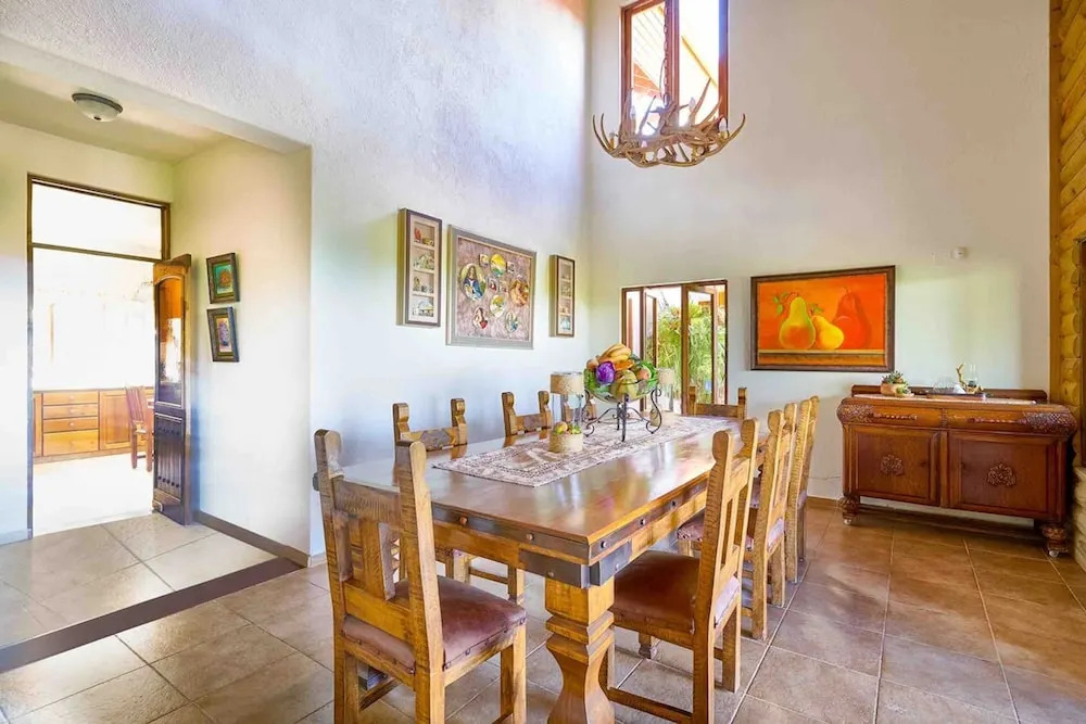 4BR Wood Mountain Villa Jarabacoa Heated Pool