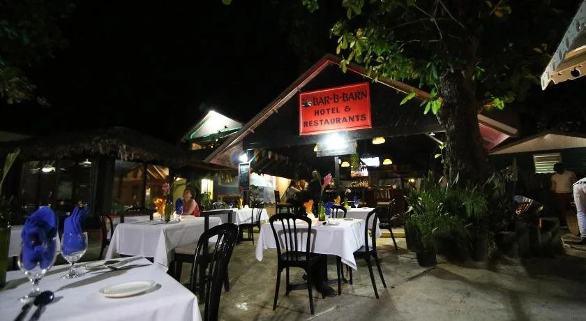 Bar-B-Barn Beach Hotel