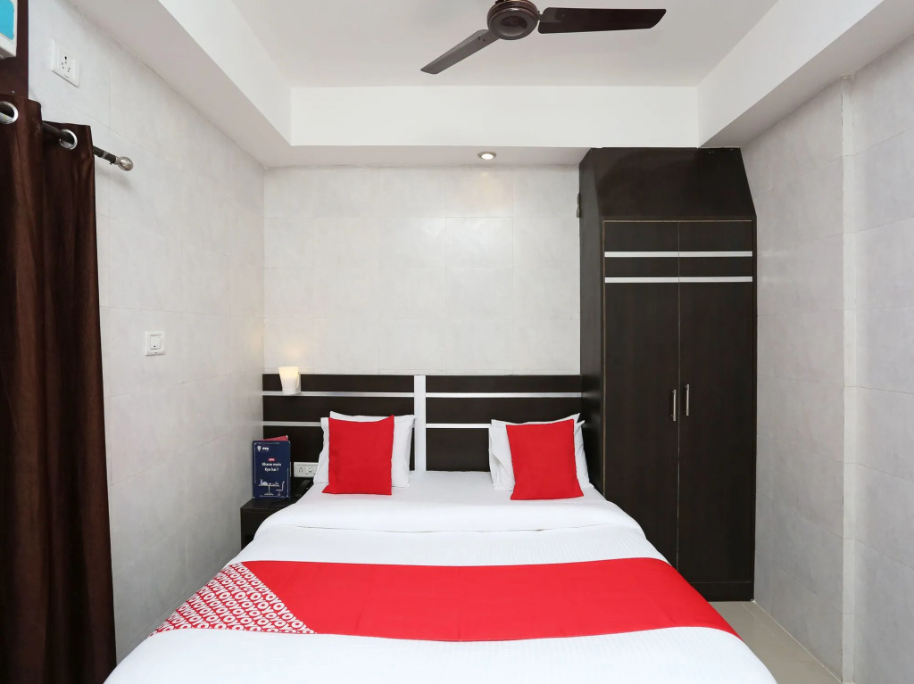OYO 11869 Kakkson INN