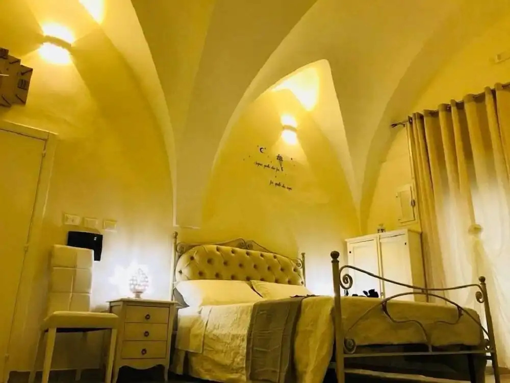 26 Suite Home