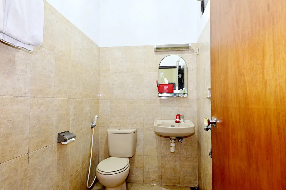 ZEN Rooms Pasar Kembang 1