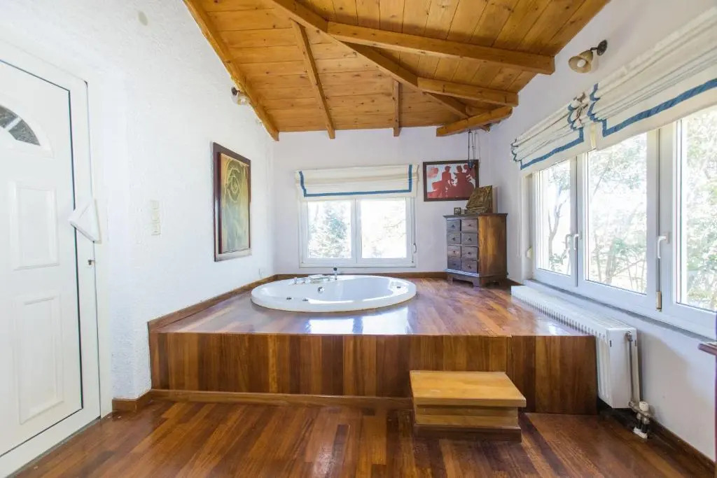 Raise Polydrosos Mountain stay