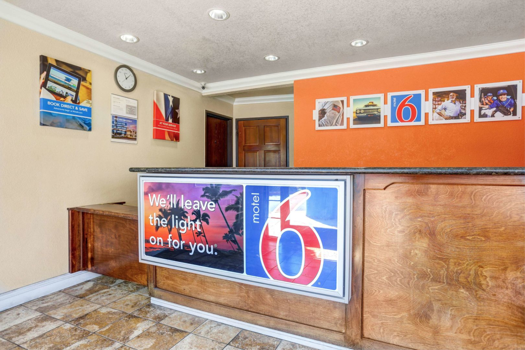Motel 6-Fresno, CA - Belmont Ave