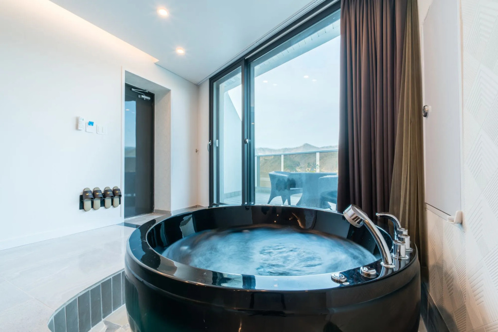 W Jiwoo Resort