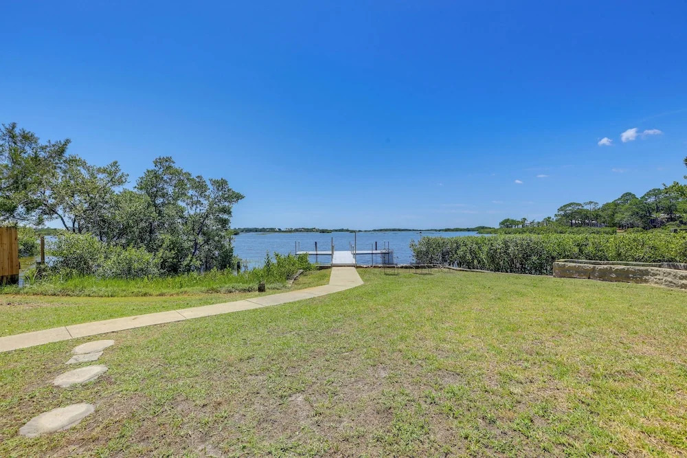 Waterfront Cedar Key Duplex Home: Grill & Dock!