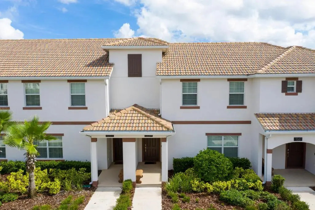 Stunning Four Bedroom w Screened Pool Close to Disney 1559