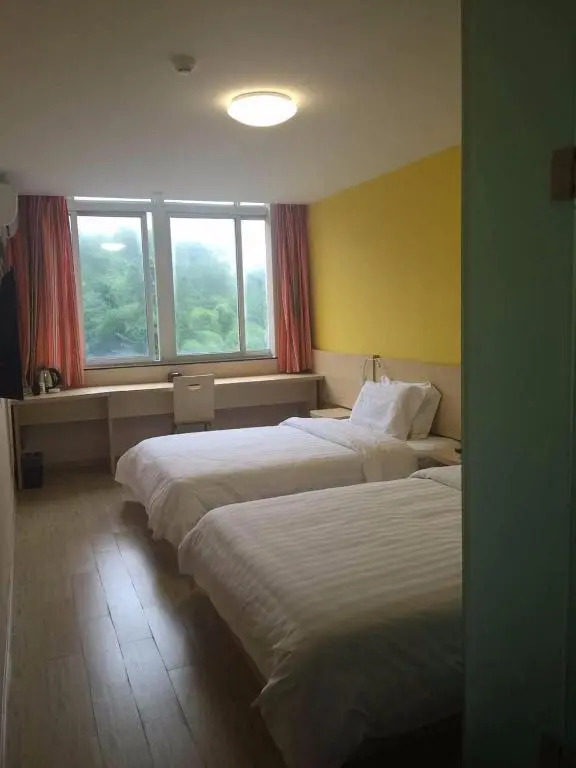 7Days Inn Ziyang Lezhi Yingbin Avenue Branch