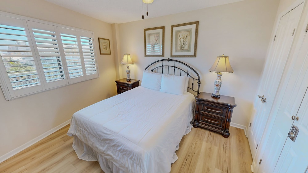 Mainsail 136 3 Bedroom Condo