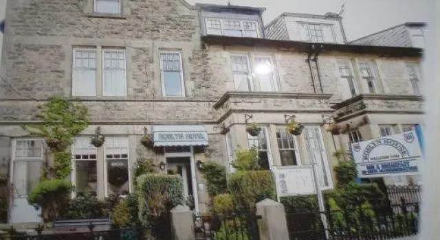 Roslyn House