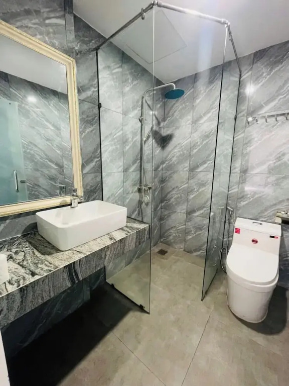 Royal Hotel & Apartment
