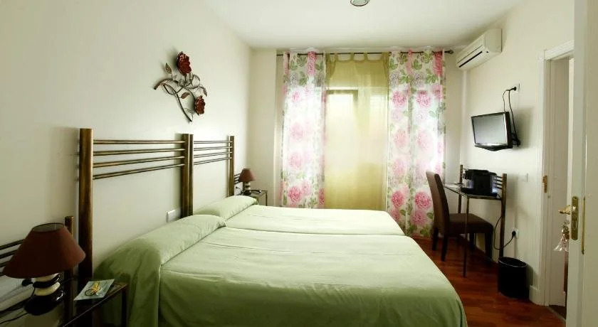 Hostal Paris
