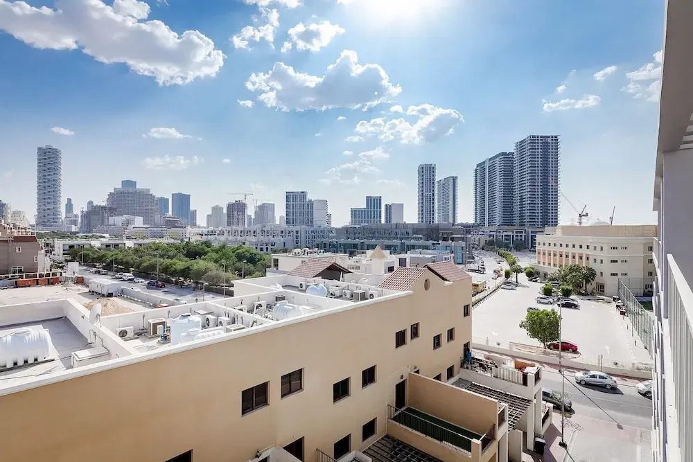 Bright 1BR with balcony in Luma 22