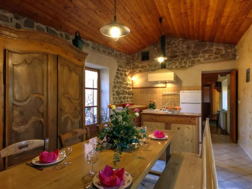 Gîte authentique et confortable pour 6 dans le Forez - FR-1-496-16