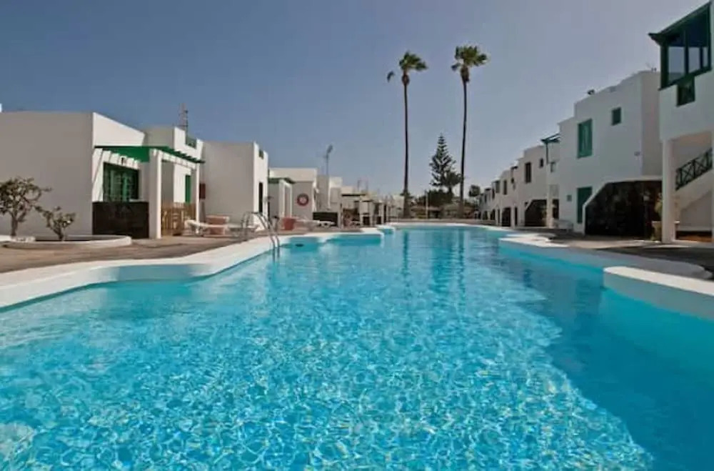 Pool & Relax close to the Beach