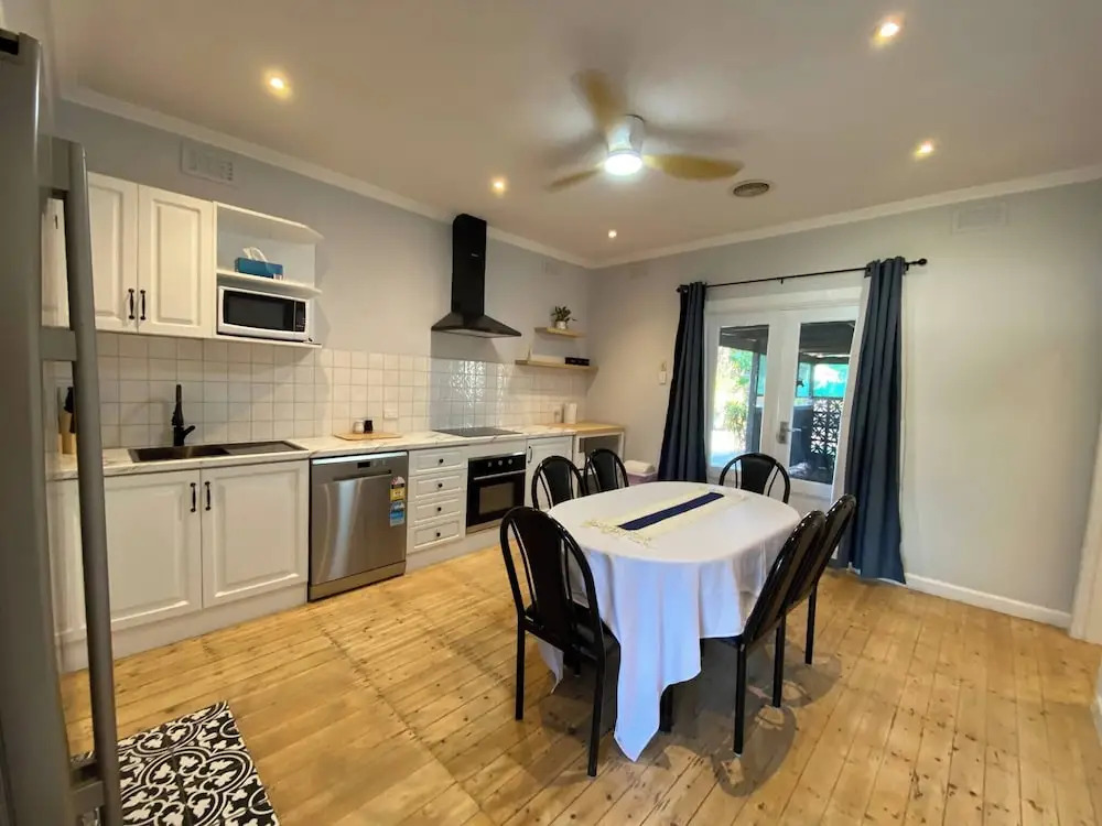 Central 1940s Bendigo Home Hamptons Heritage Reno