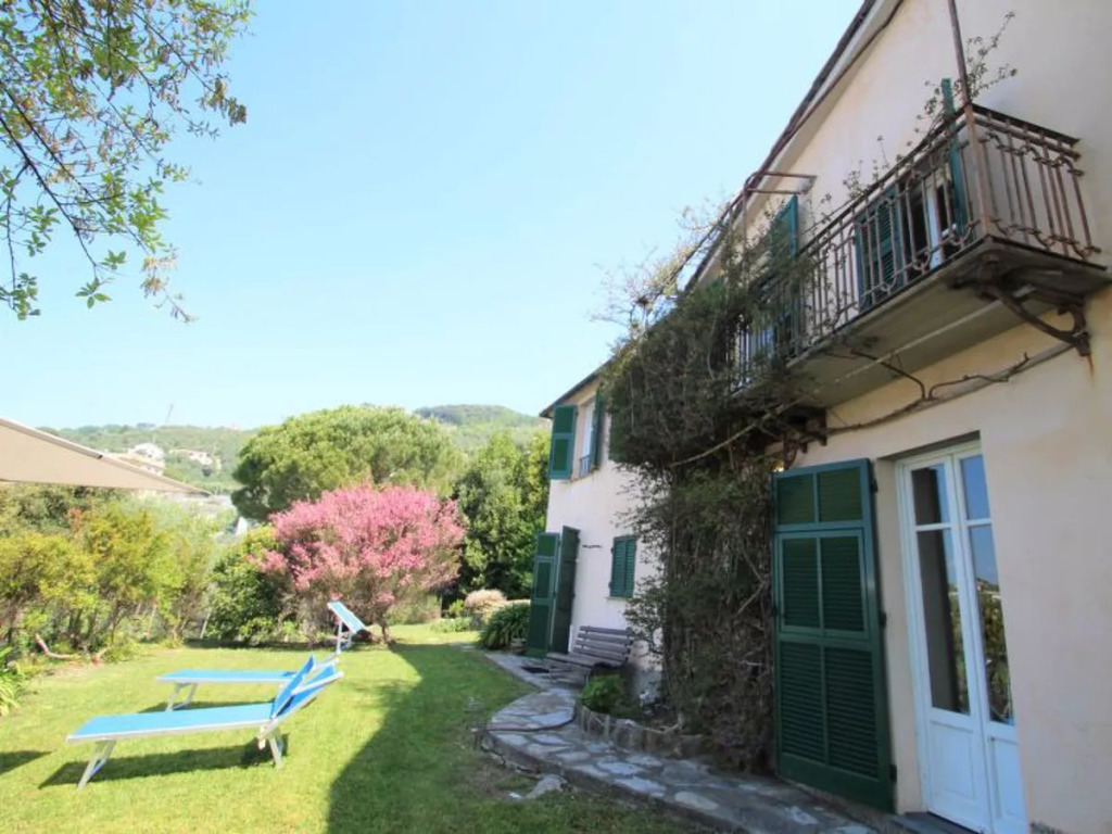 House Amalia Chiavari
